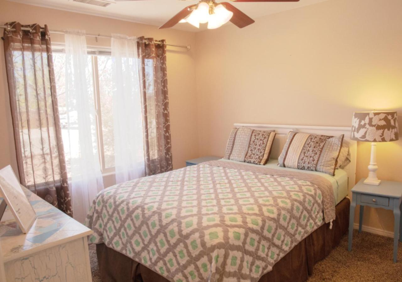 Lone Rock Retreat - 3-Bedroom Near Lake Powell Page Zewnętrze zdjęcie
